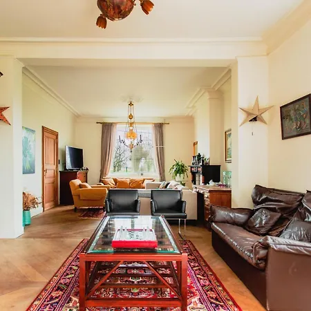 فيلة Beautiful Mansion With Swimming Pool And Jacuzzi بلزن
